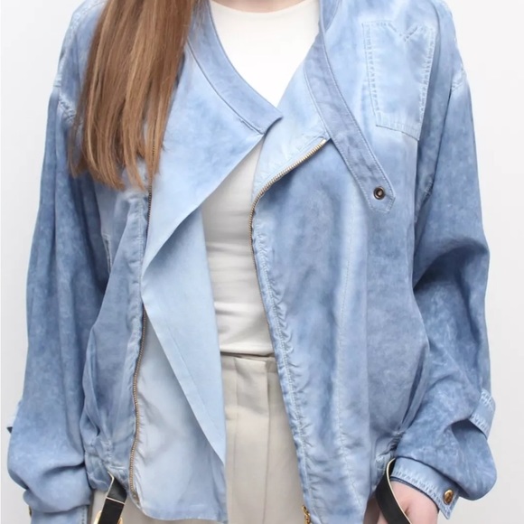 Authentic Louis Vuitton jacket. - Picture 4 of 7